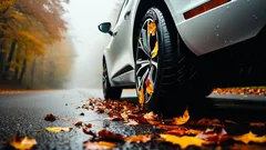 Zo maak je je auto herfstklaar: dé onderhoudstips voor zorgeloos rijden